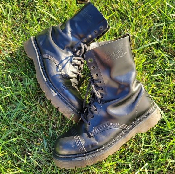 Vintage Dr Martens Black Boots Made In England Doc Marten Size 8 UK 10 Eye